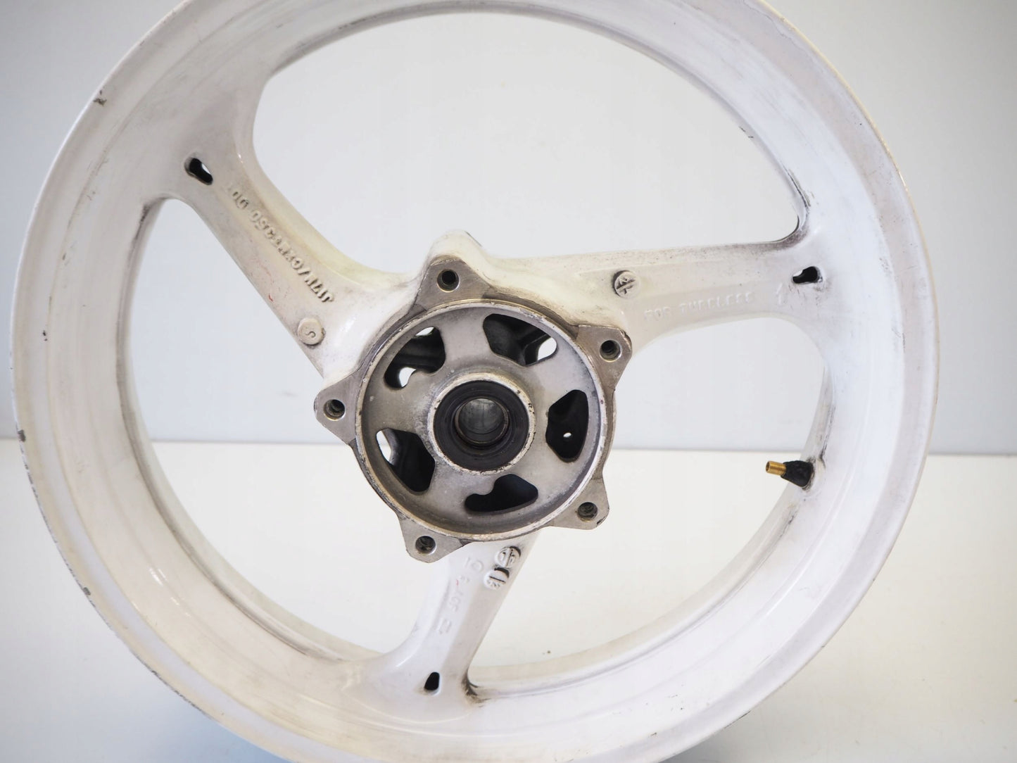 SUZUKI GSR 750 11-16 Felge vorne Wheel Vorderrad 10