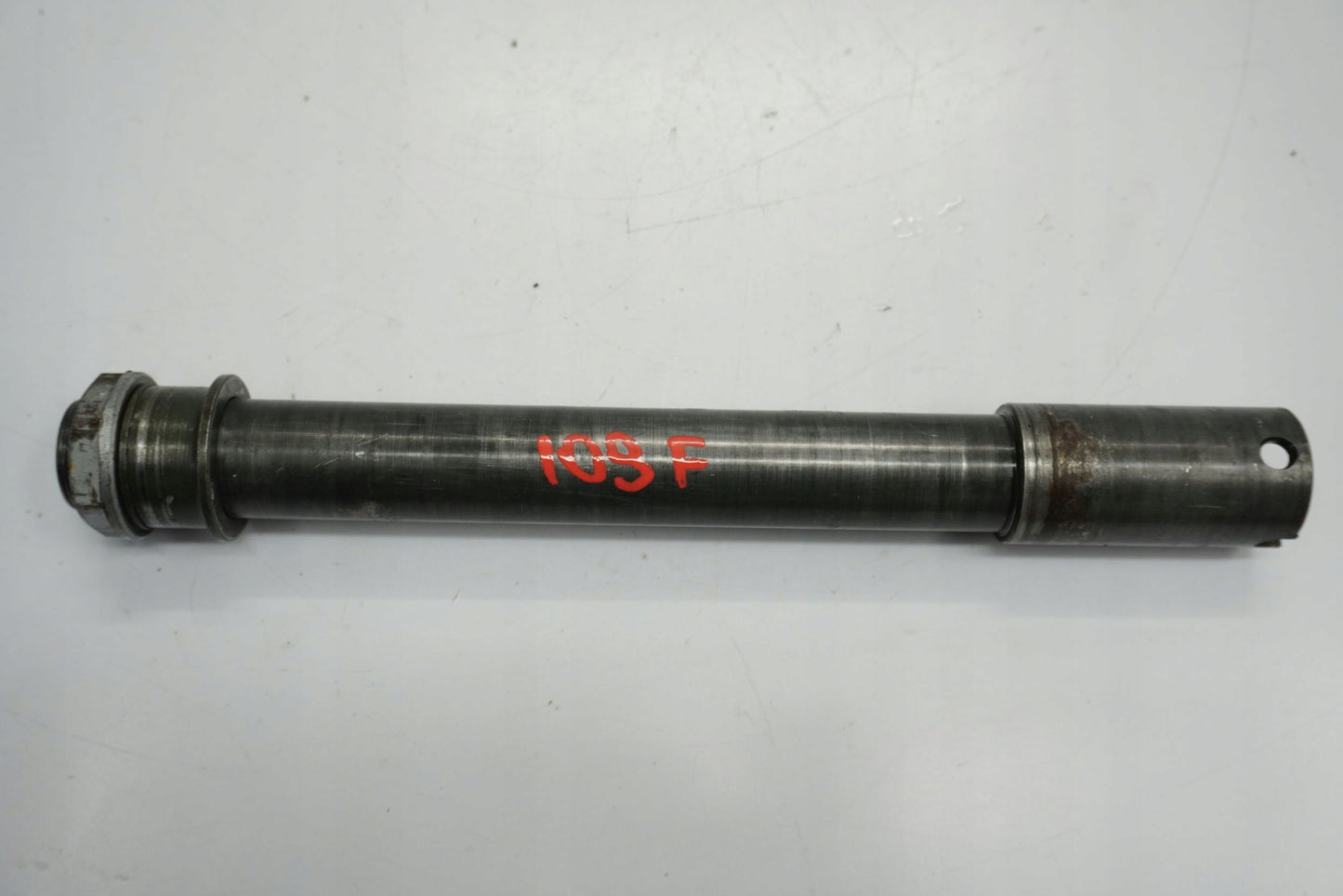 APRILIA SL 750 SHIVER 07-16 Vorderachse Achse vorne Radachse front axle 2