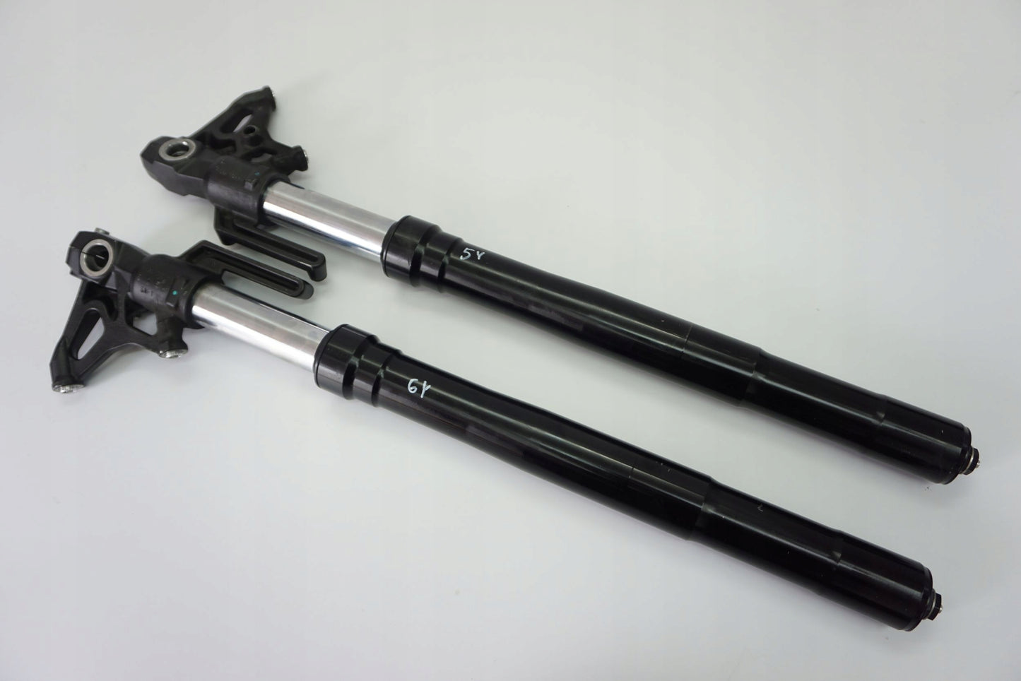 KAWASAKI Z1000 10-13 Gabel Gabelholme Fork 16