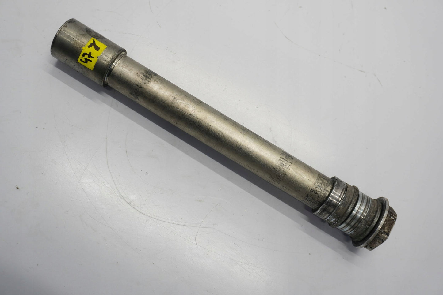 YAMAHA MT-10 16-21 Vorderachse Achse vorne Radachse front axle 8