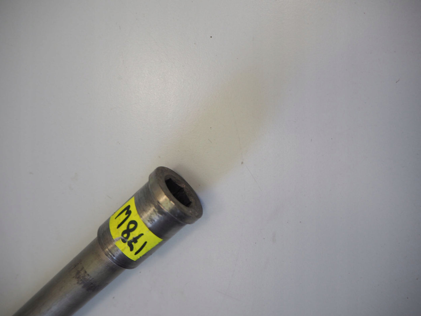 KAWASAKI Z1000 14-19 Vorderachse Achse vorne Radachse front axle 6