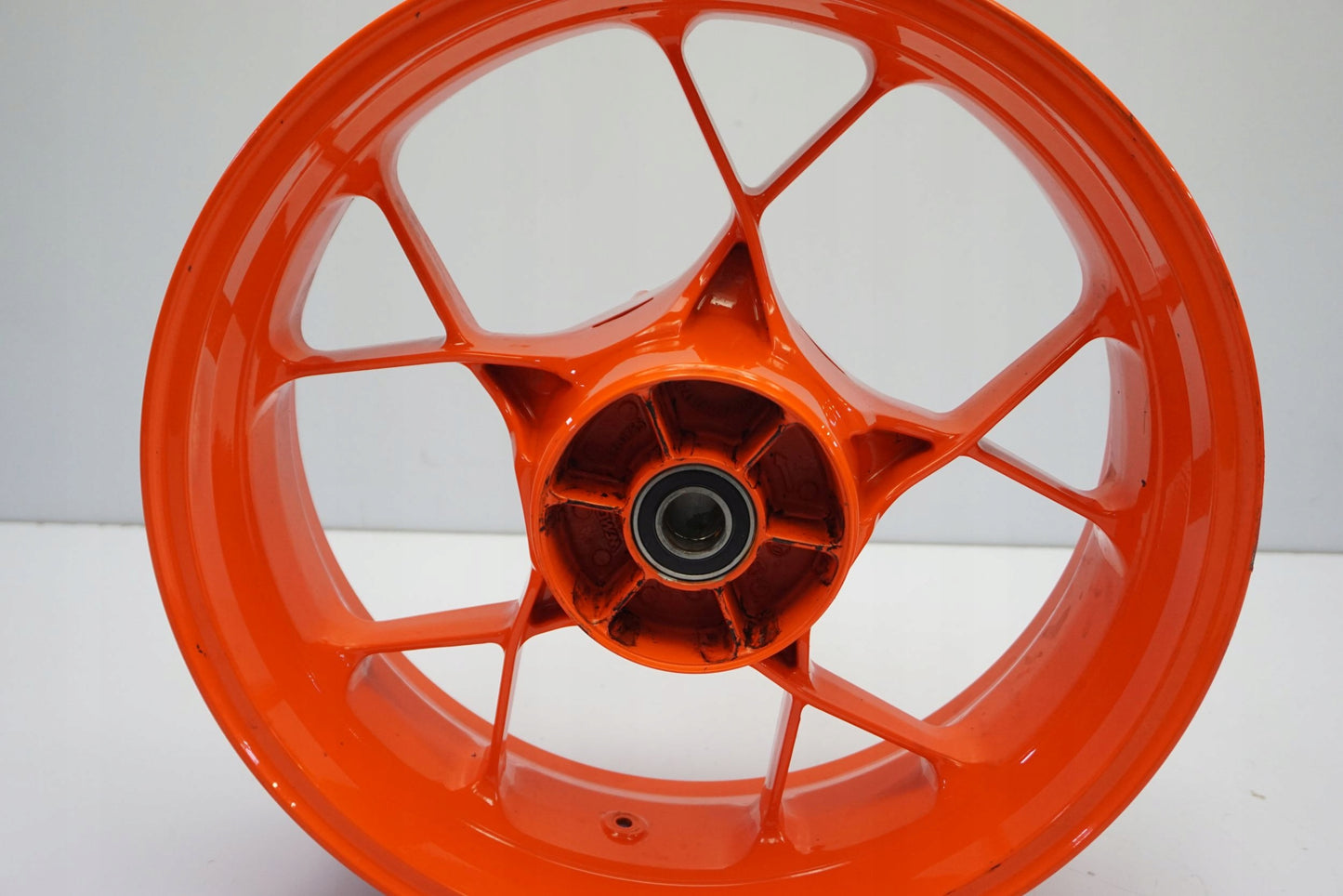 KTM 890 DUKE R 20- Felge hinten Wheel Hinterrad 14
