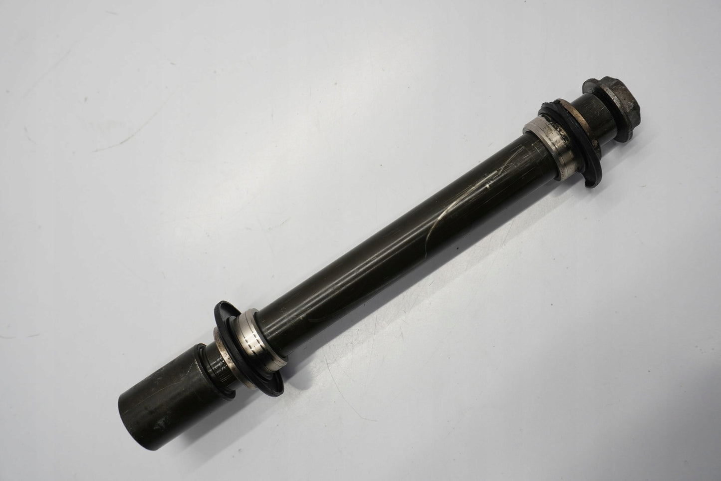 YAMAHA YZF-R6 RJ05 RJ09 03-05 Vorderachse Achse vorne Radachse front axle 3