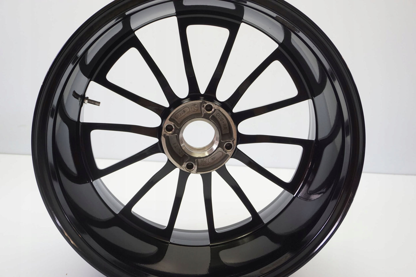 DUCATI DIAVEL 1200 Felge hinten Wheel Hinterrad 11