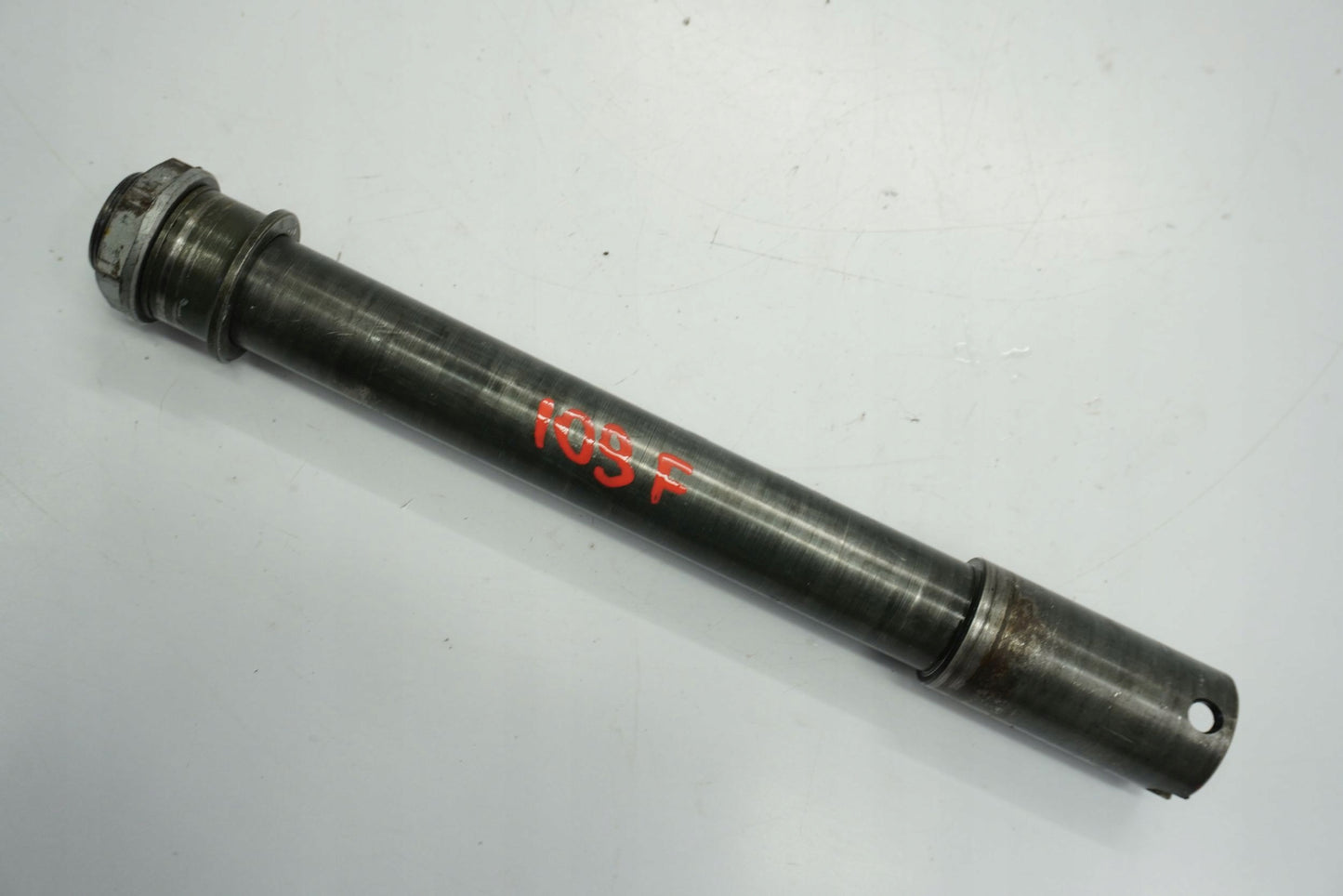 APRILIA SL 750 SHIVER 07-16 Vorderachse Achse vorne Radachse front axle 5