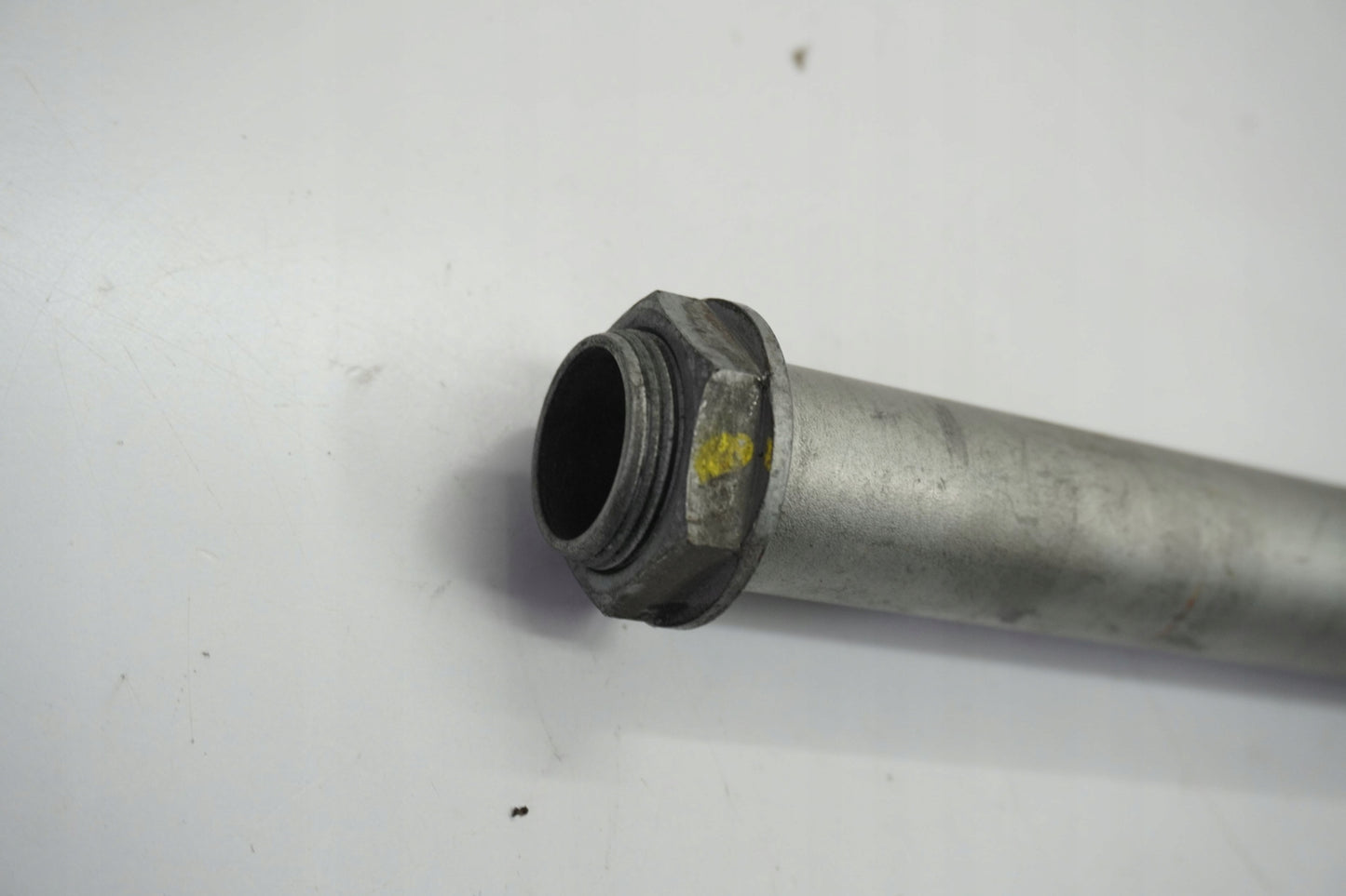 APRILIA SHIVER 900 17- Vorderachse Achse vorne Radachse front axle 6