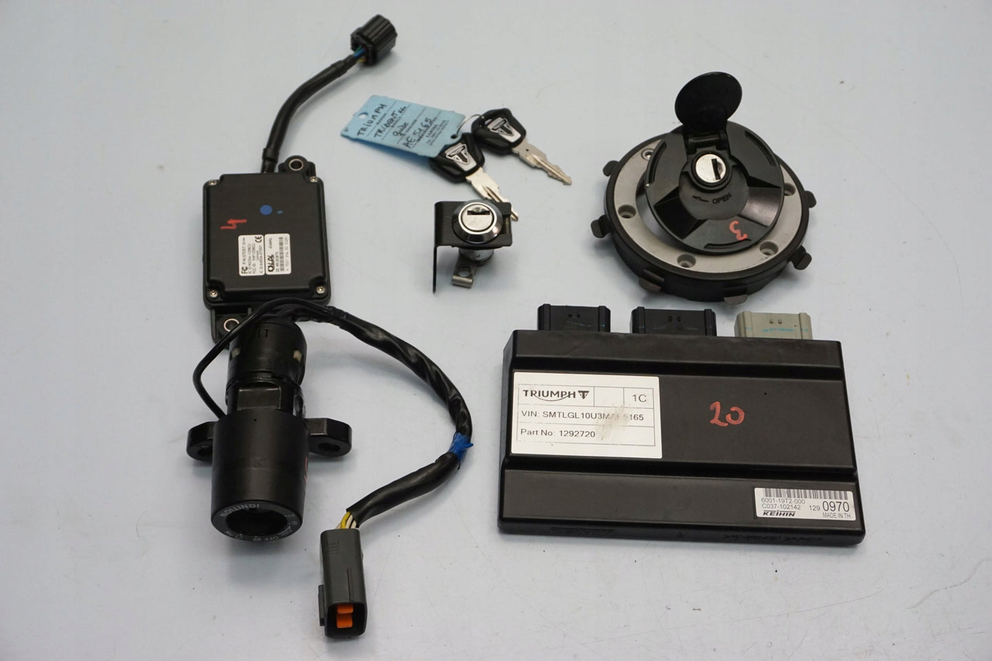 TRIUMPH TRIDENT 660 21- Schlosssatz Zündschloss Lock Set 16