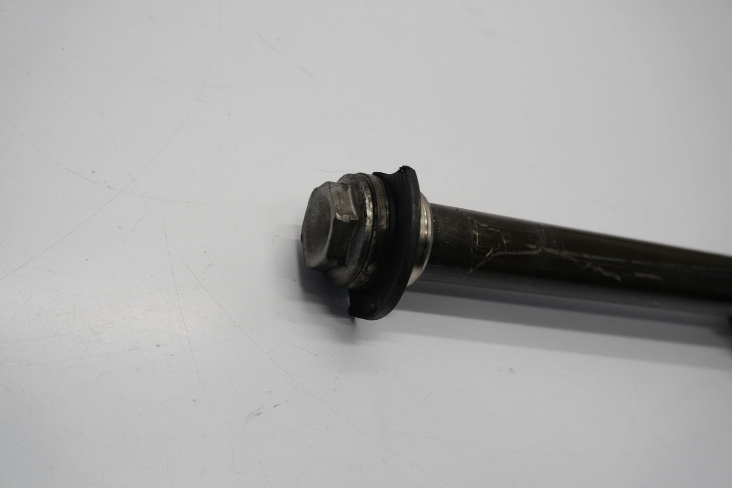 YAMAHA YZF-R6 RJ05 RJ09 03-05 Vorderachse Achse vorne Radachse front axle 4