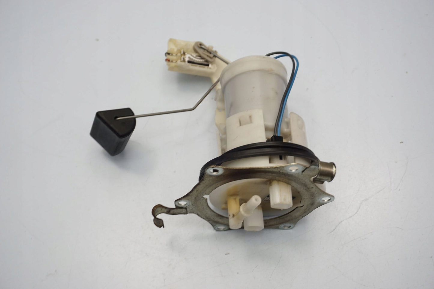 HONDA VFR 1200 F 09-16 Benzinpumpe Kraftstoffpumpe Fuel Pump 6