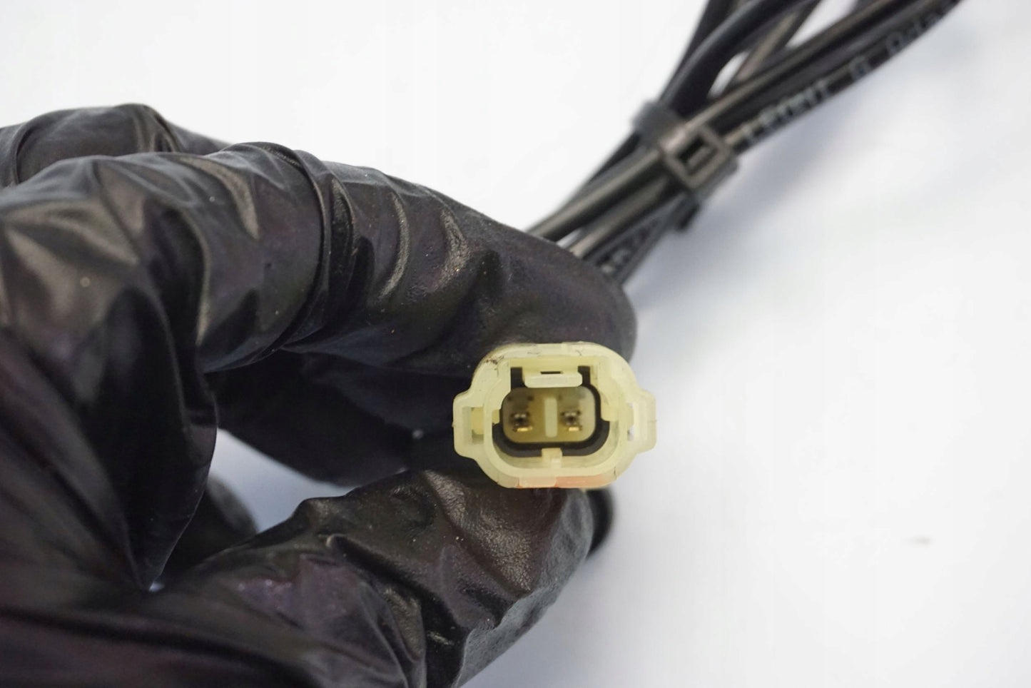 TRIUMPH STREET TRIPLE 660 S 17- ABS Sensor hinten 6