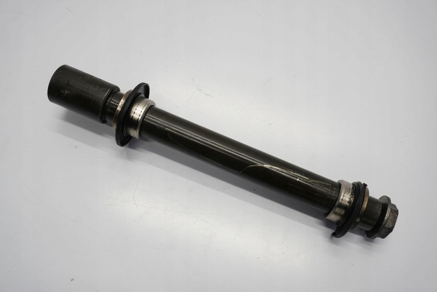 YAMAHA YZF-R6 RJ05 RJ09 03-05 Vorderachse Achse vorne Radachse front axle 2