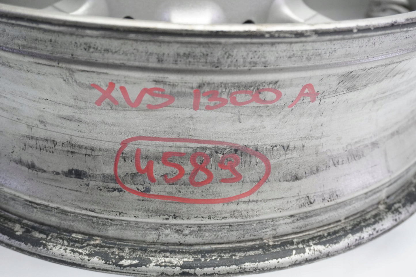 YAMAHA XVS 1300 A MIDNIGHT STAR 07-15 Felge hinten Wheel Hinterrad 10