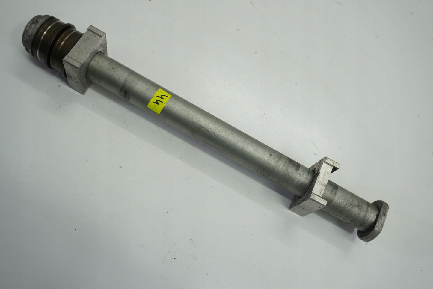 APRILIA SHIVER 900 17- Hinterachse Achse hinten Radachse rear axle 6