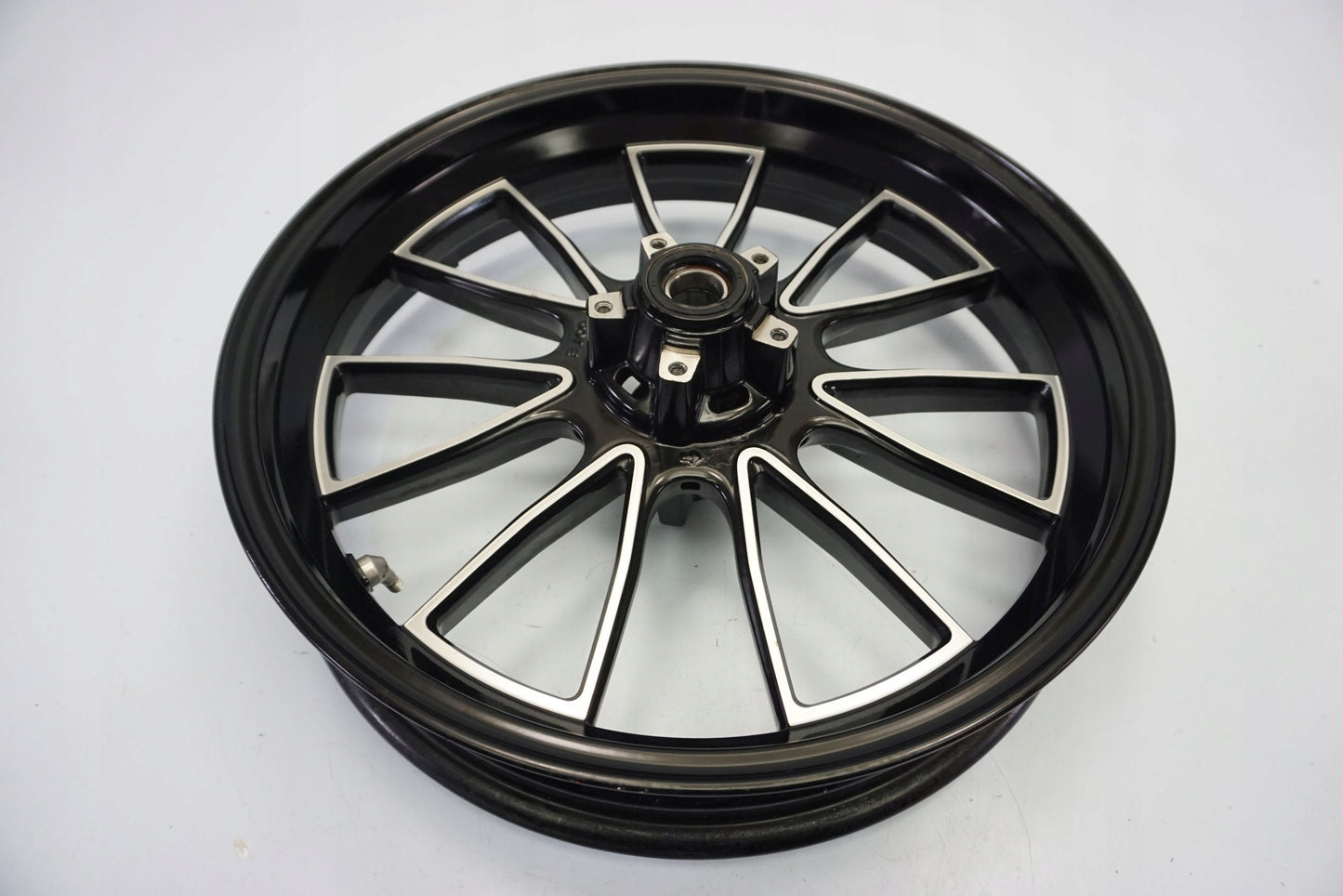 DUCATI DIAVEL 1200 11-13 Felge vorne Wheel Vorderrad 10