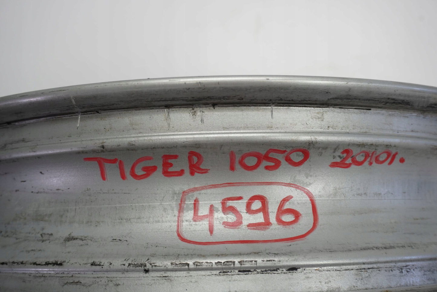 TRIUMPH TIGER 1050 06-12 Felge vorne Wheel Vorderrad 11