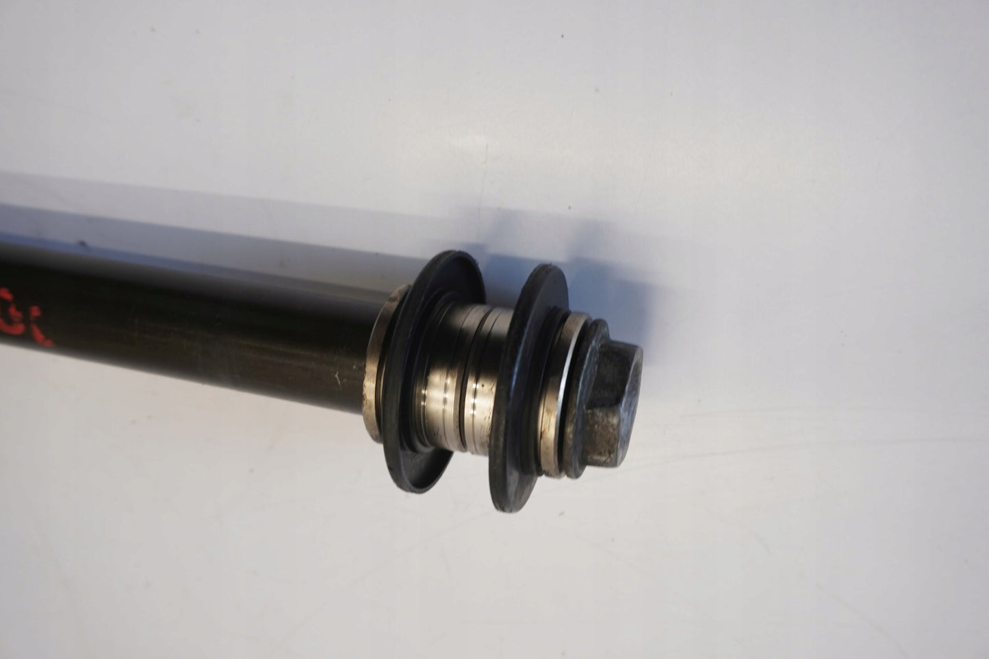 YAMAHA YZF-R6 RJ11 06-07 Vorderachse Achse vorne Radachse front axle 7