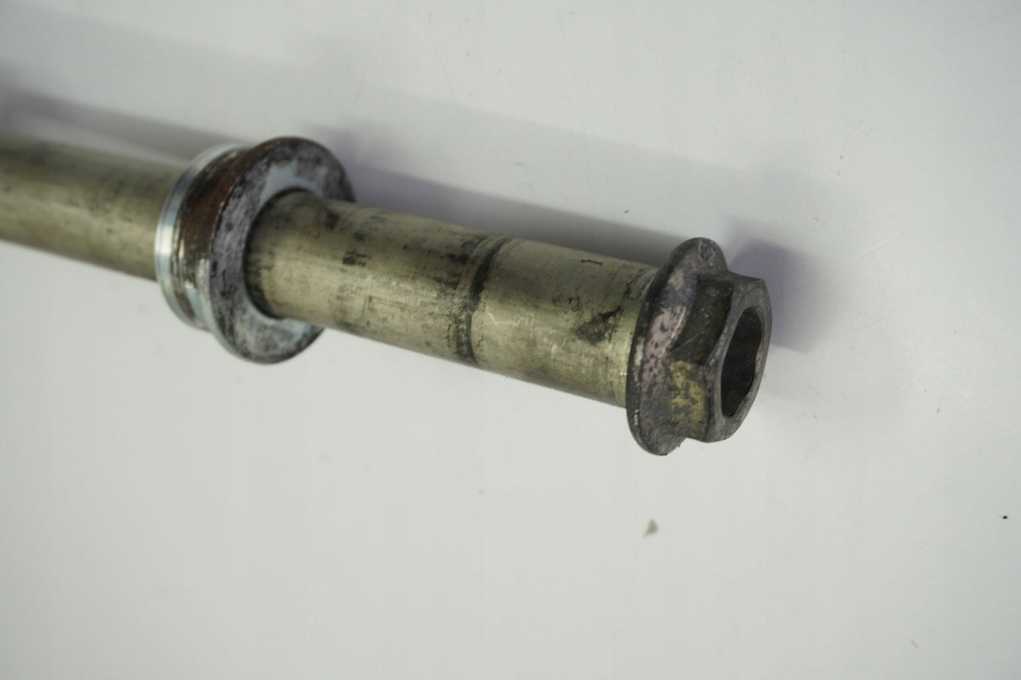 SUZUKI GSX-S 750 17-23 Hinterachse Achse hinten Radachse rear axle 6