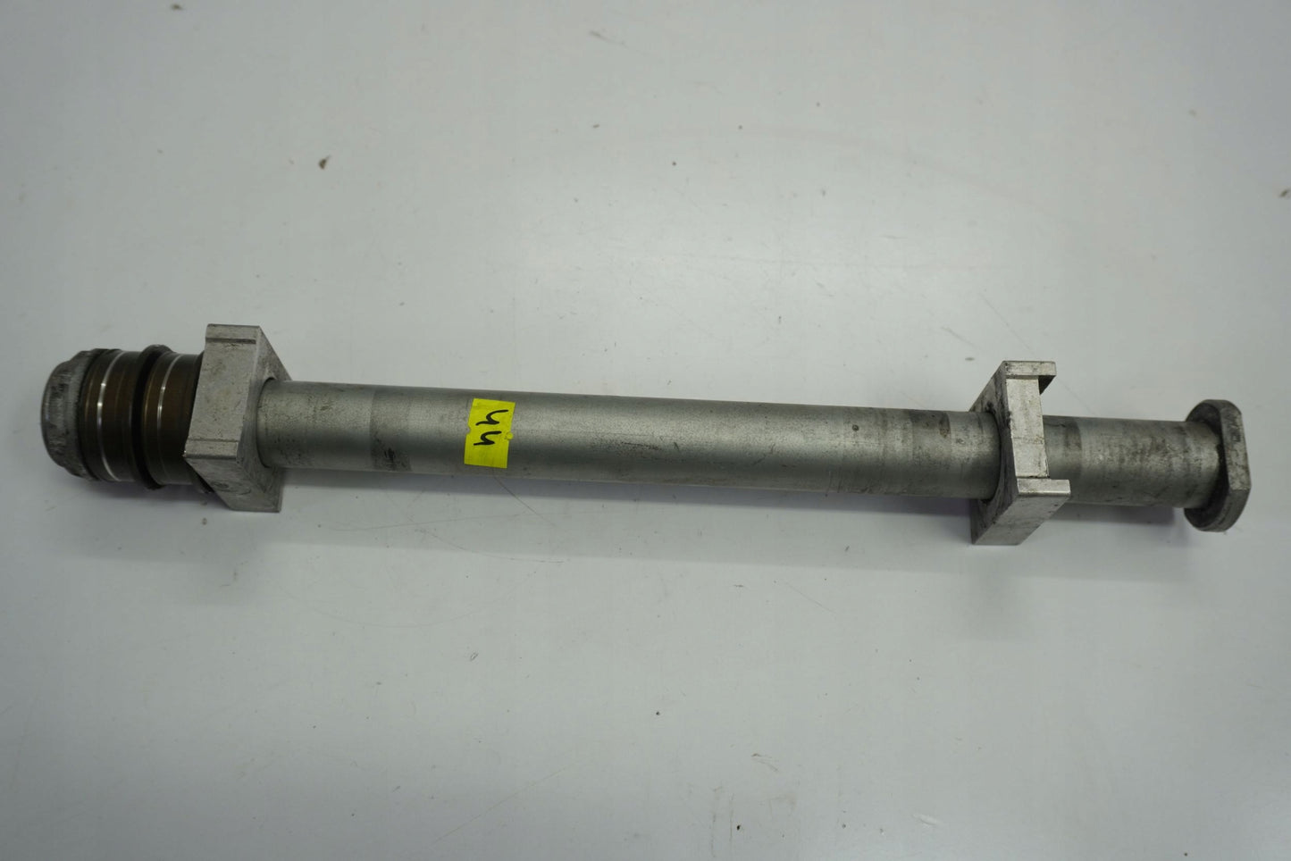 APRILIA SHIVER 900 17- Hinterachse Achse hinten Radachse rear axle 3