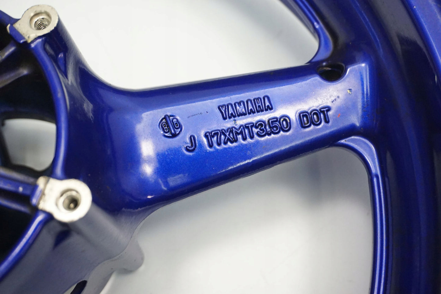 YAMAHA YZF-R6 RJ01 RJ03 99-02 Felge vorne Wheel Vorderrad 10