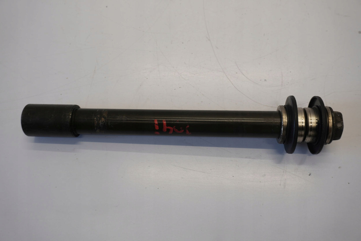 YAMAHA YZF-R6 RJ11 06-07 Vorderachse Achse vorne Radachse front axle 6
