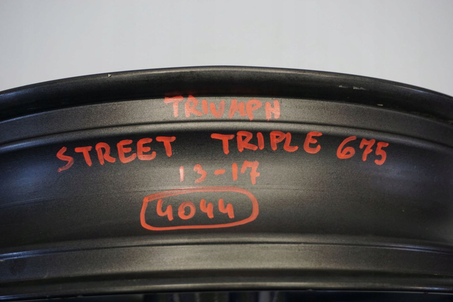 TRIUMPH STREET TRIPLE 675 07-12 Felge vorne Wheel Vorderrad 11