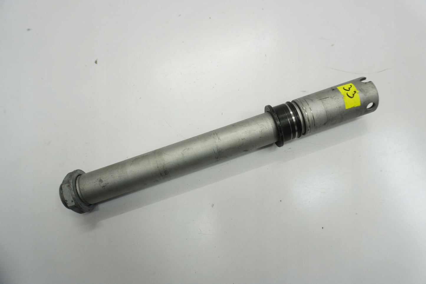 APRILIA SHIVER 900 17- Vorderachse Achse vorne Radachse front axle 4