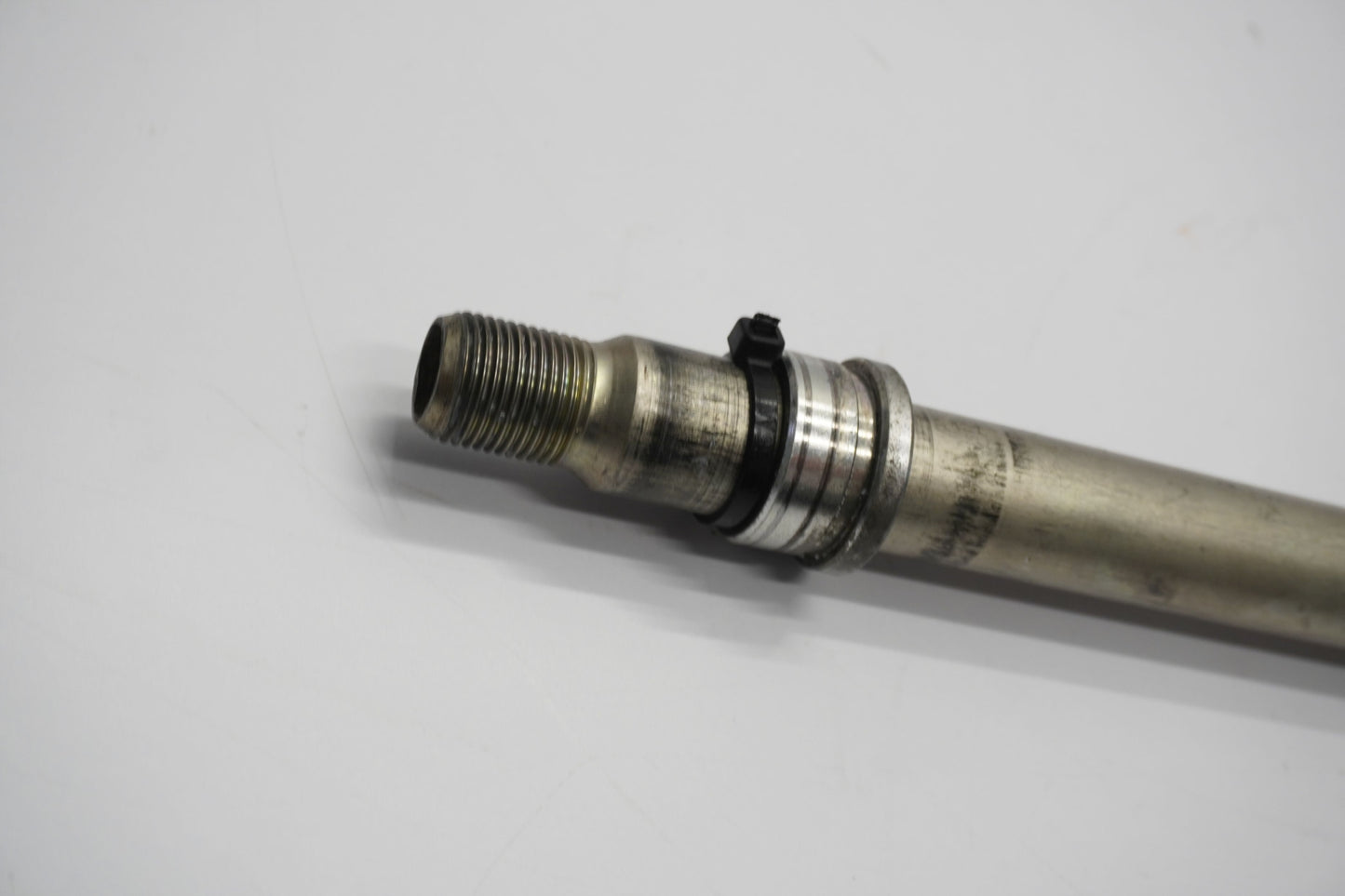 YAMAHA XV 1900 A MIDNIGHT STAR 06-13 Vorderachse Achse vorne Radachse front axle 7