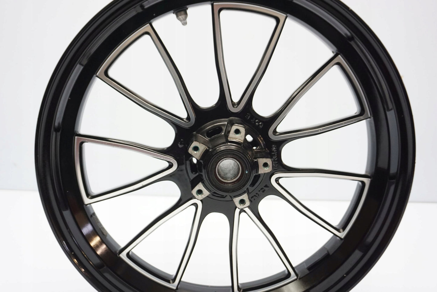 DUCATI DIAVEL 1200 Felge vorne Wheel Vorderrad 10