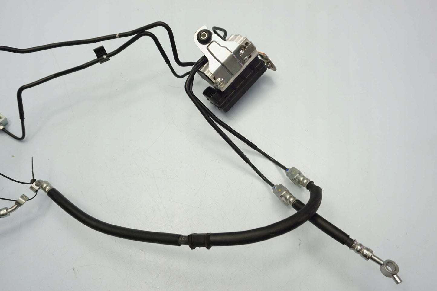 SUZUKI GSX-S 125 17- ABS Pumpe Druckmodulator 11