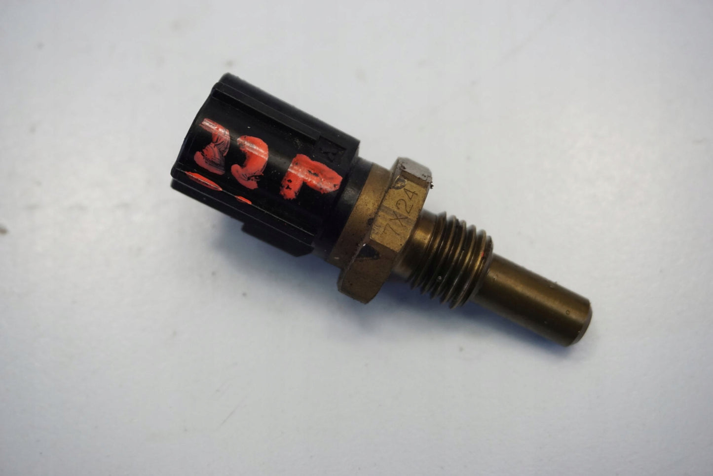 YAMAHA FZ1 1000 S FAZER RN16 06-15 Temperatursensor Thermostat Temperature sensor 5