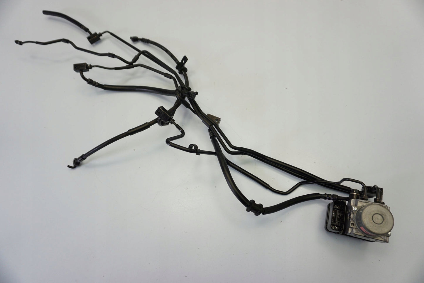 HONDA CB 1000 R SC80 ABS Pumpe Druckmodulator 10