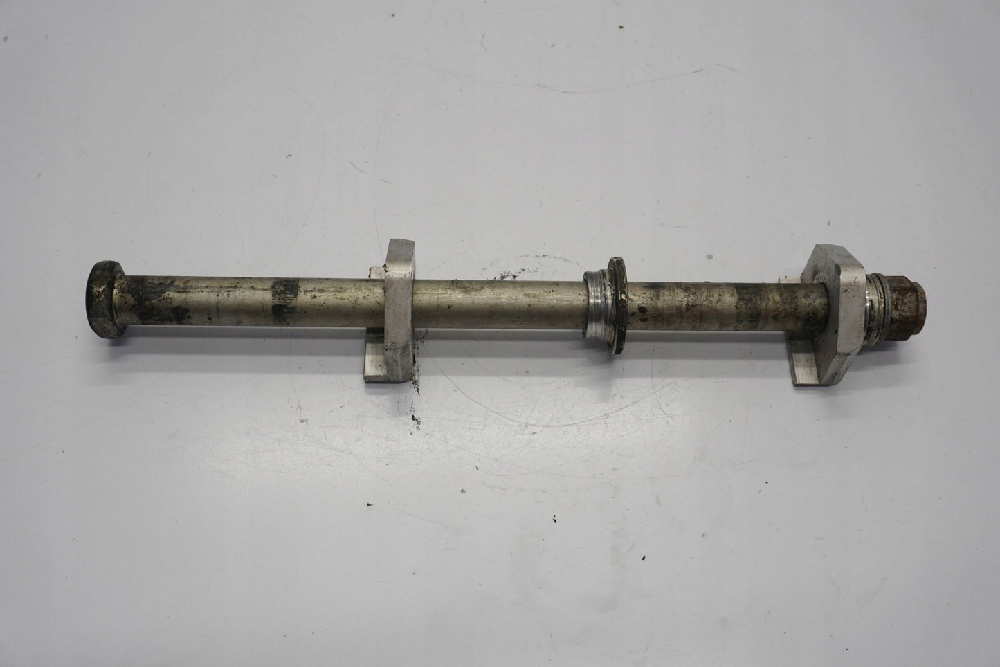 BMW F 700 GS 12-17 Hinterachse Achse hinten Radachse rear axle 7