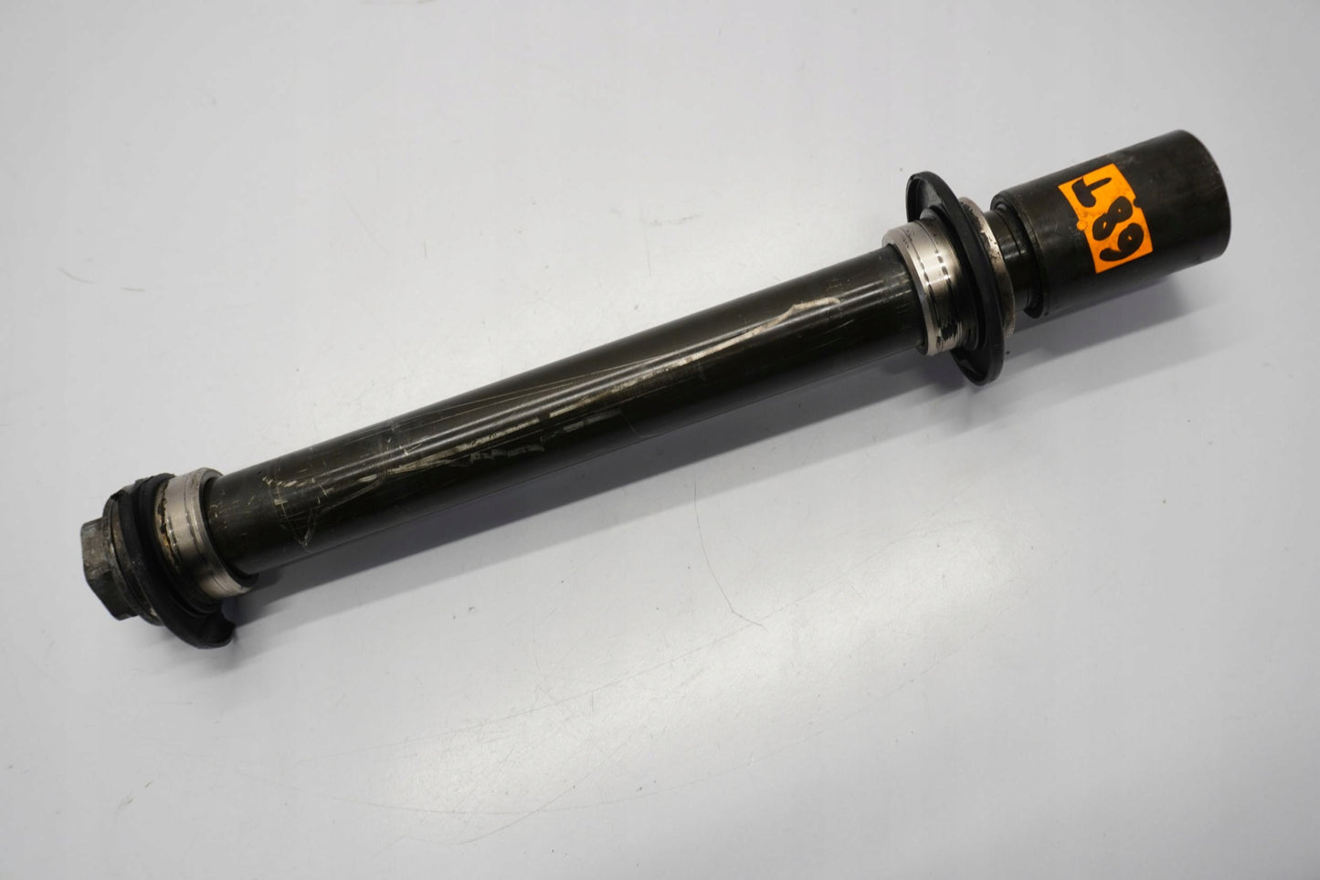 YAMAHA YZF-R6 RJ05 RJ09 03-05 Vorderachse Achse vorne Radachse front axle 7