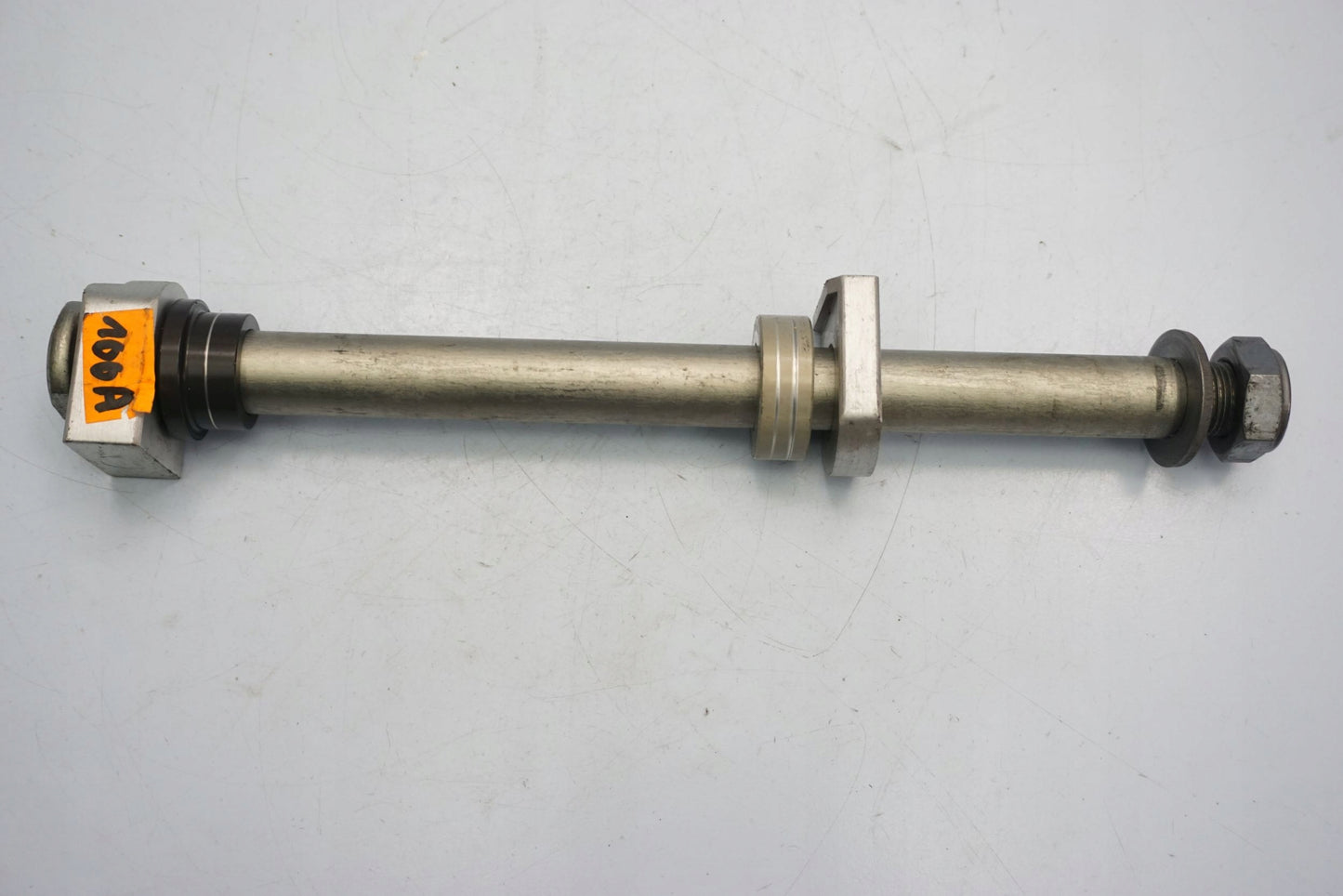 TRIUMPH BONNEVILLE STREET TWIN 900 Hinterachse Achse hinten Radachse rear axle 6