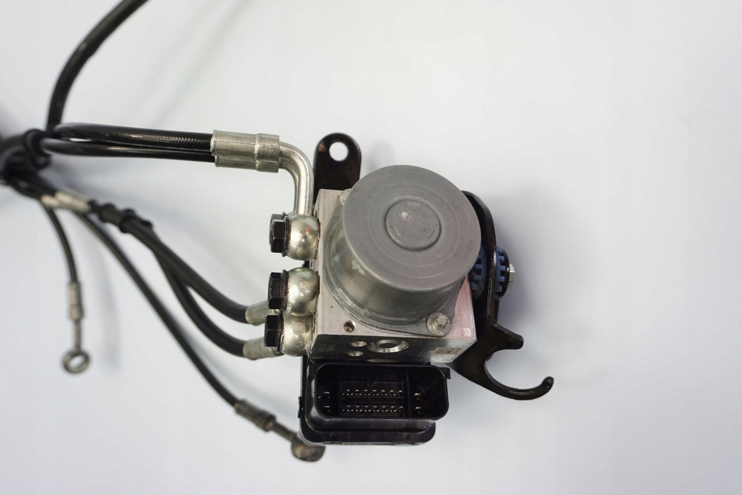 DUCATI DIAVEL 1200 ABS Pumpe Druckmodulator 9