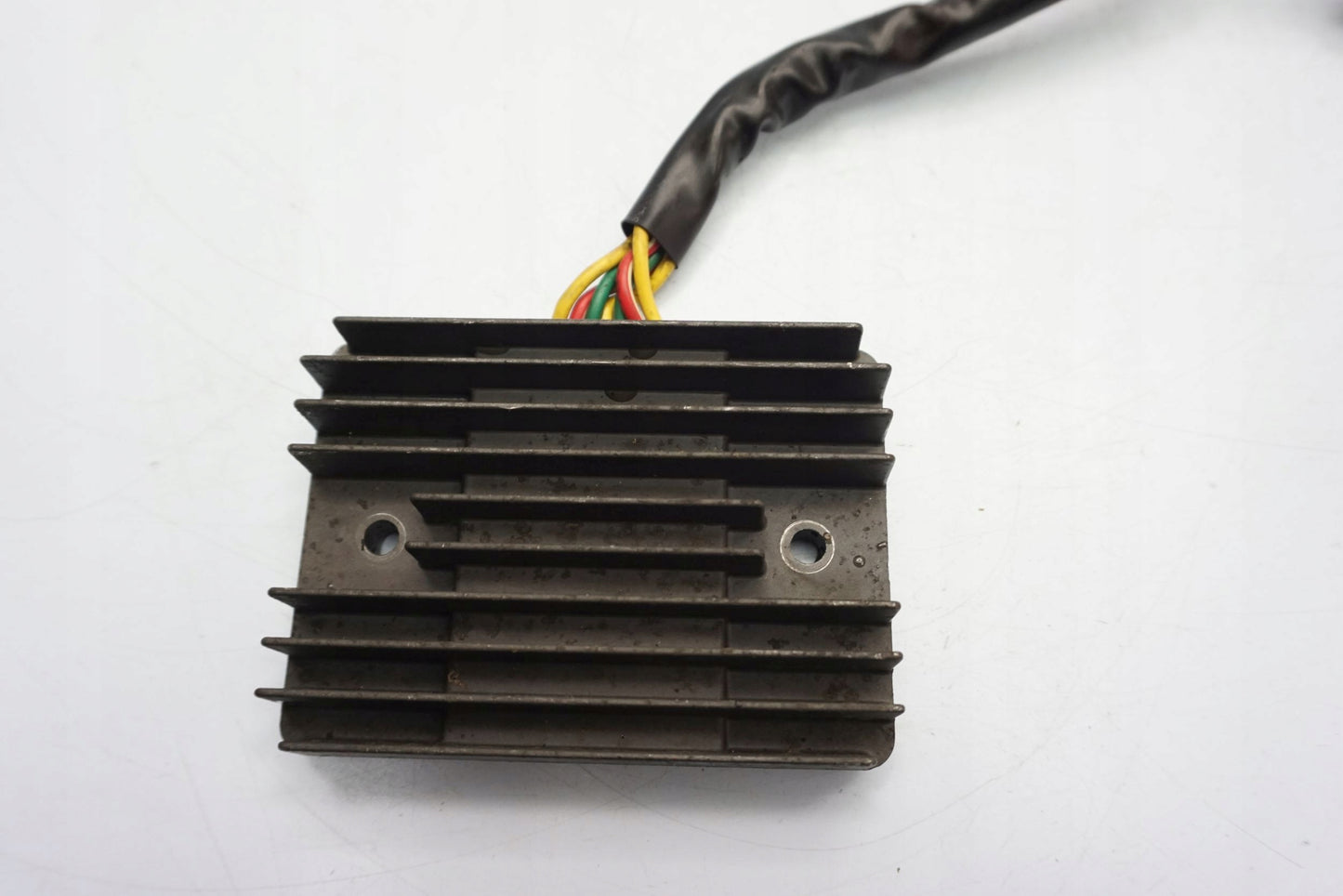 DUCATI MONSTER 796 10-17 Spannungsregler Gleichrichter Rectifier Voltage Regulator 8