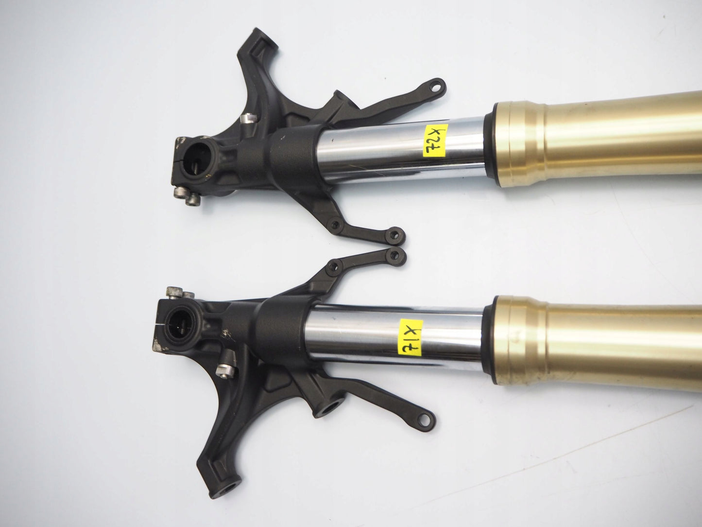 YAMAHA YZF-R1 RN12 04-06 Gabel Gabelholme Fork 2