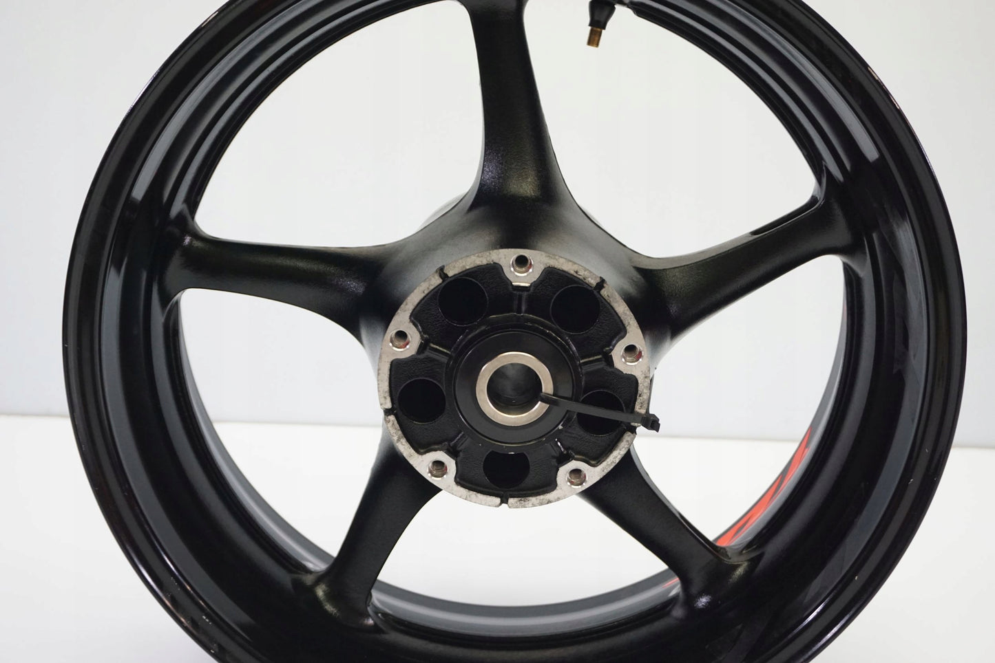 YAMAHA YZF-R6 RJ11 06-07 Felge hinten Wheel Hinterrad 10