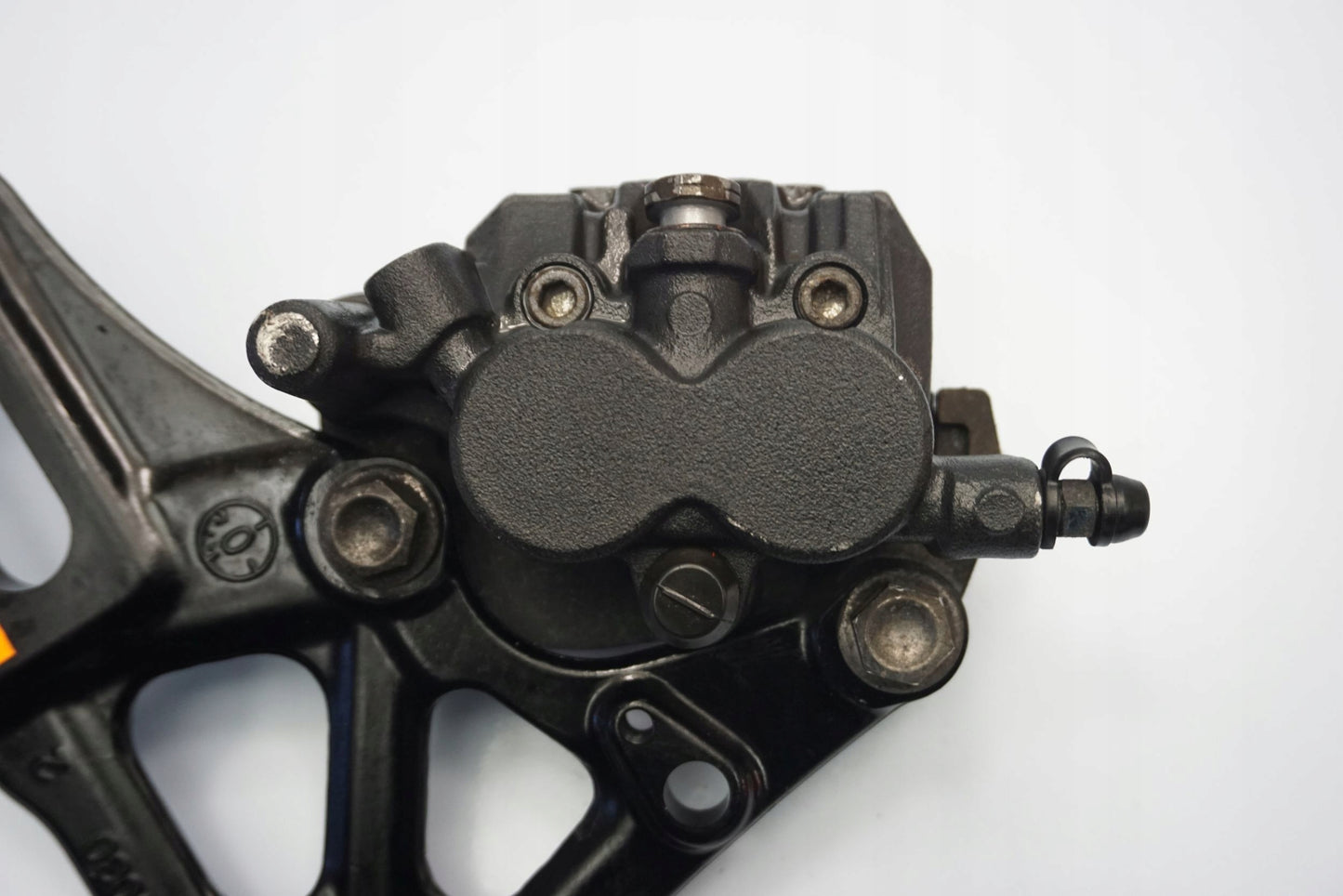 TRIUMPH BONNEVILLE 1200 T120 16- Bremse Bremssattel Bremszange hinten 8