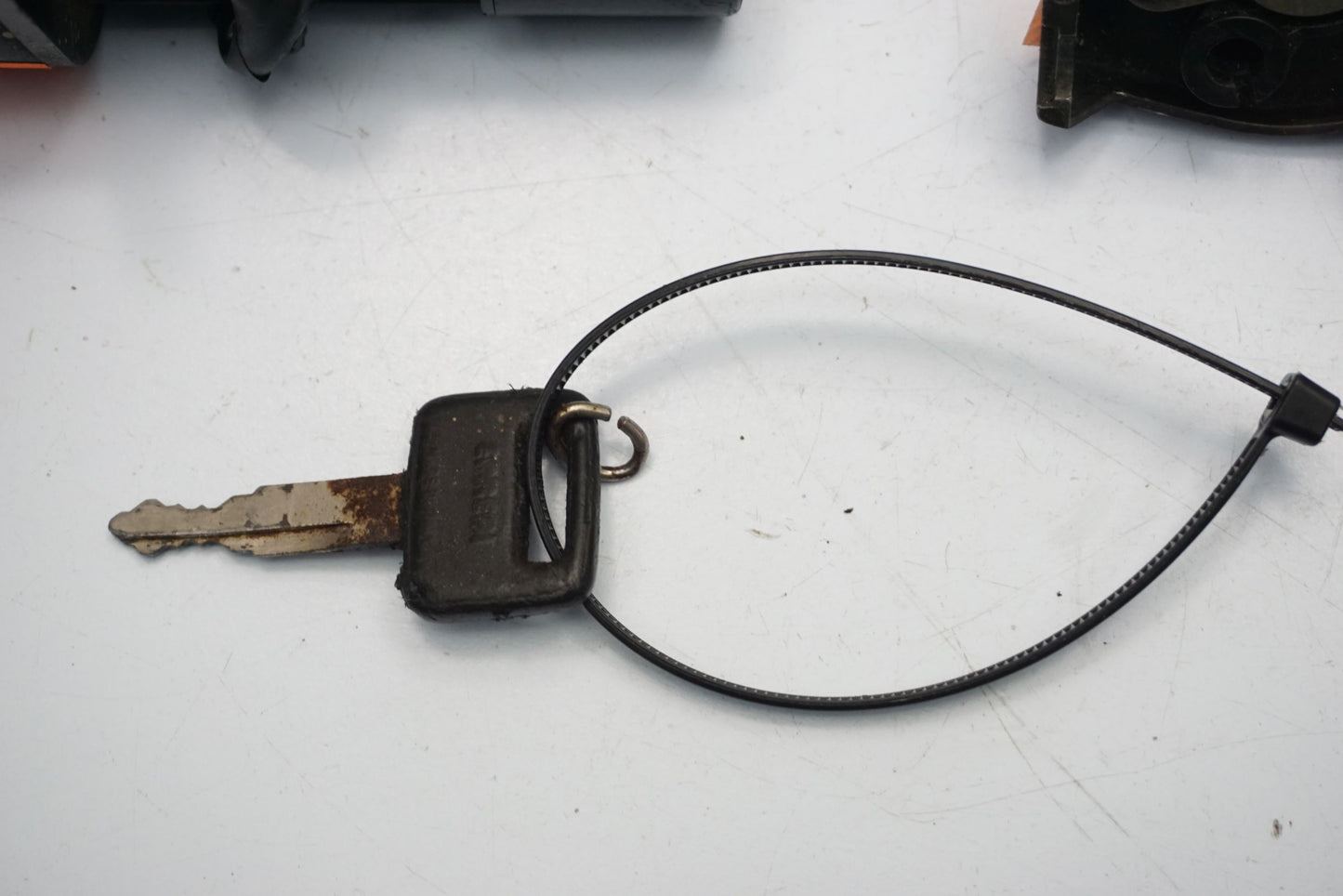 SUZUKI GSX 550 82-88 Schlosssatz Zündschloss Lock Set 10