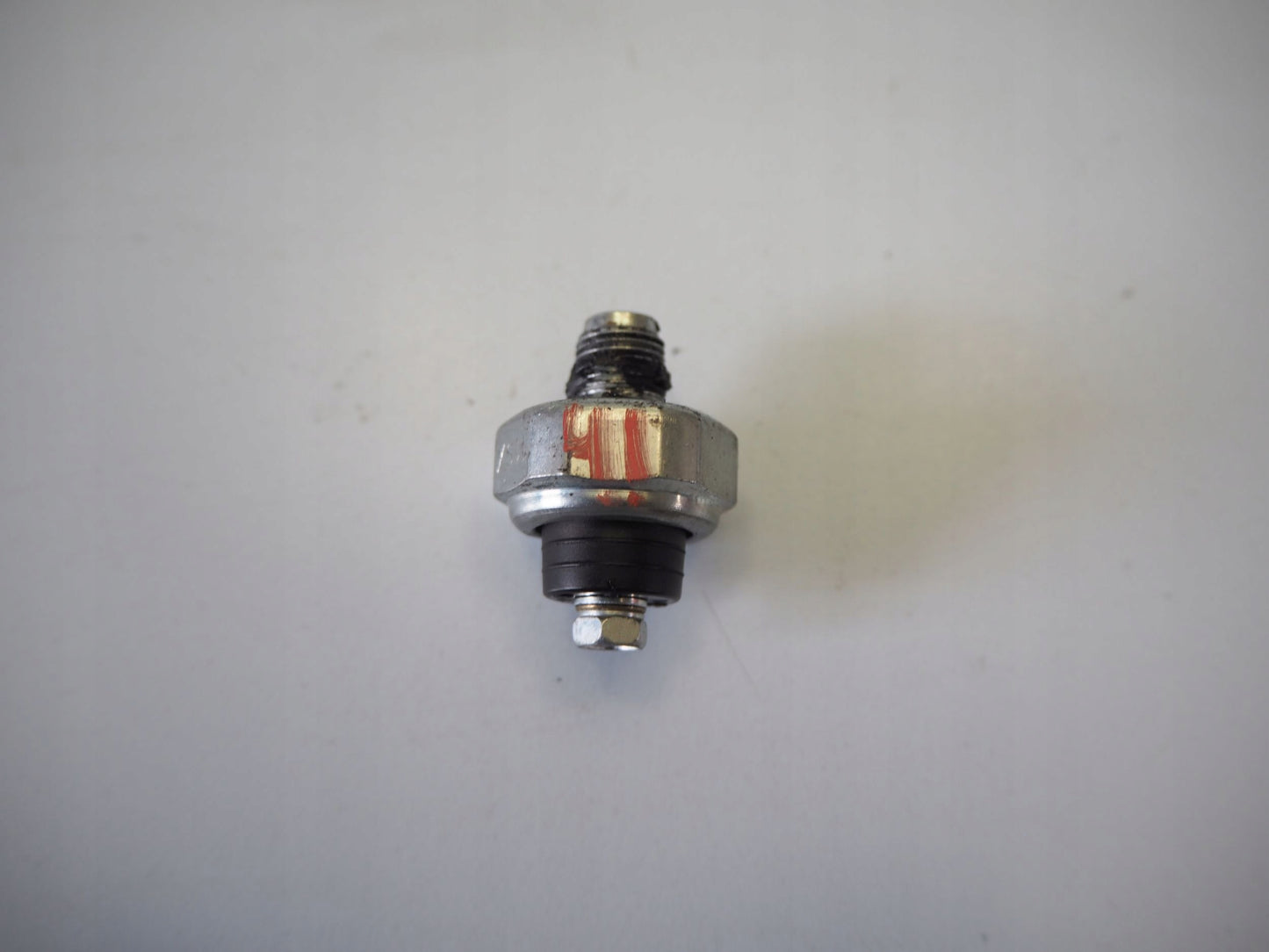 HONDA CB 1000 R SC60 08-16 Öldrucksensor Öldruckschalter Oil Pressure Switch 4