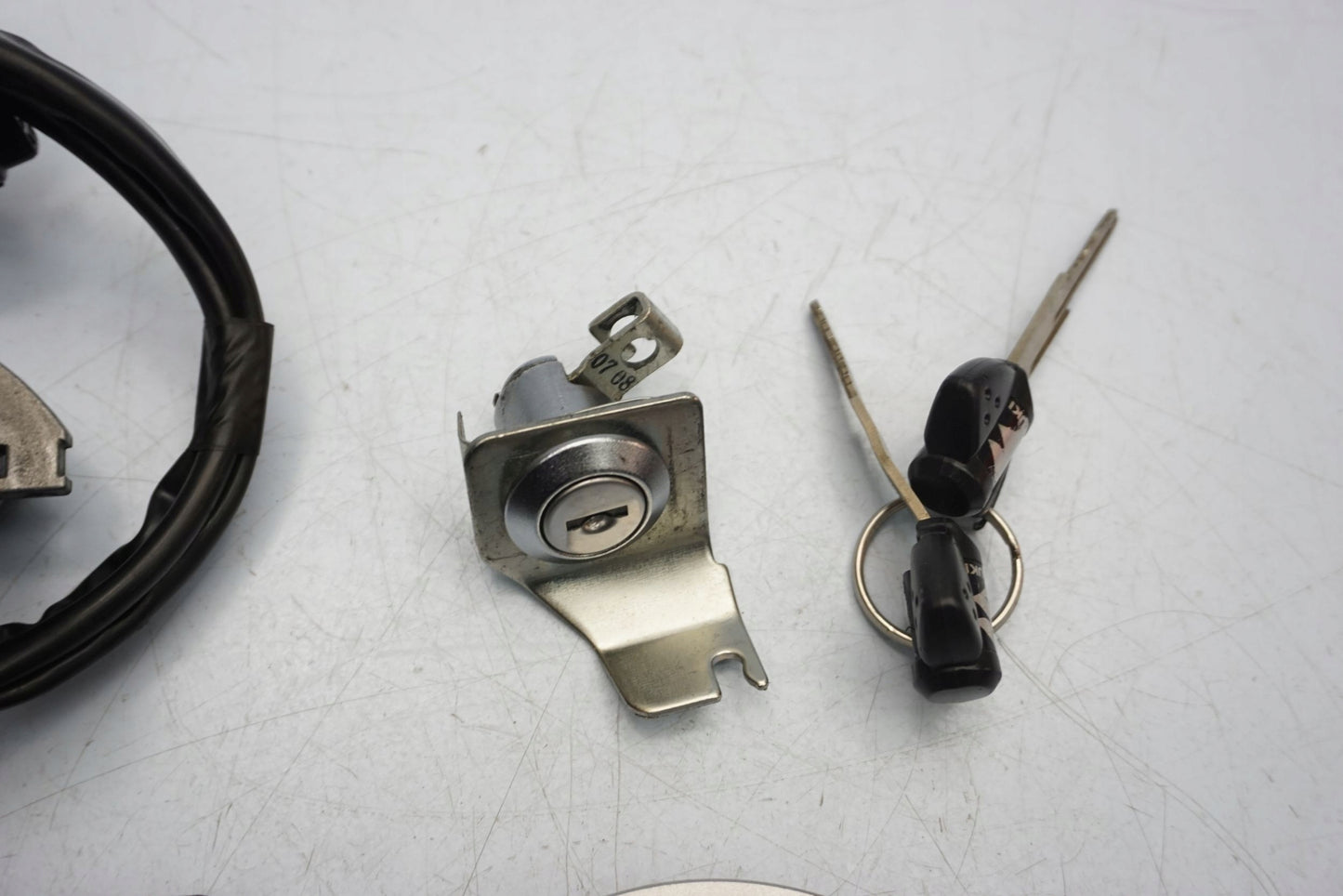 SUZUKI GSX-R 600 750 K8 K9 L0 Schlosssatz Zündschloss Lock Set 16