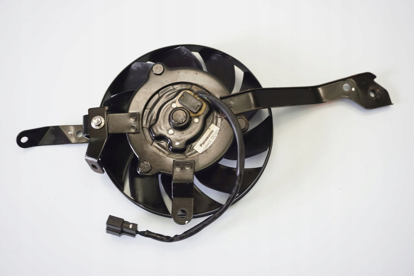 TRIUMPH SPEED TRIPLE 1050 RS 18-20 Lüfter Ventilator Kühlerlüfter 9