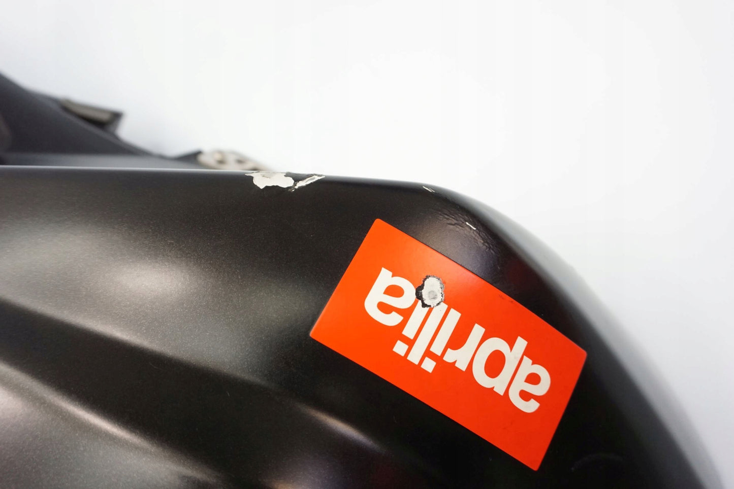 APRILIA TUONO V4 1000 11-16 Kraftstofftank Benzintank Fuel Tank 16