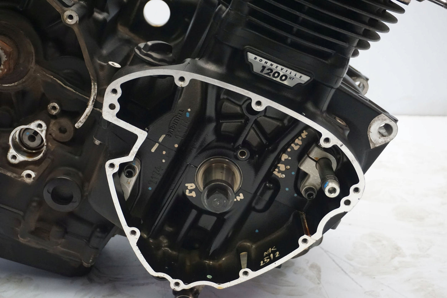 TRIUMPH BONNEVILLE 1200 T120 16- Motor Motorblock Engine 12