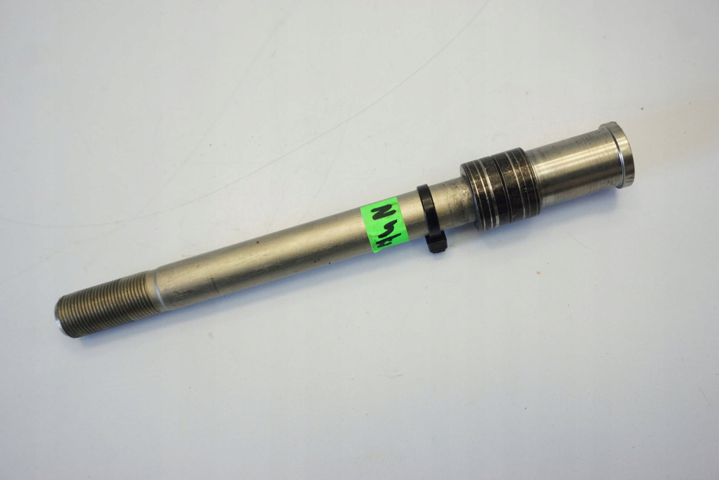 KAWASAKI Z1000 R 17-20 Vorderachse Achse vorne Radachse front axle 6