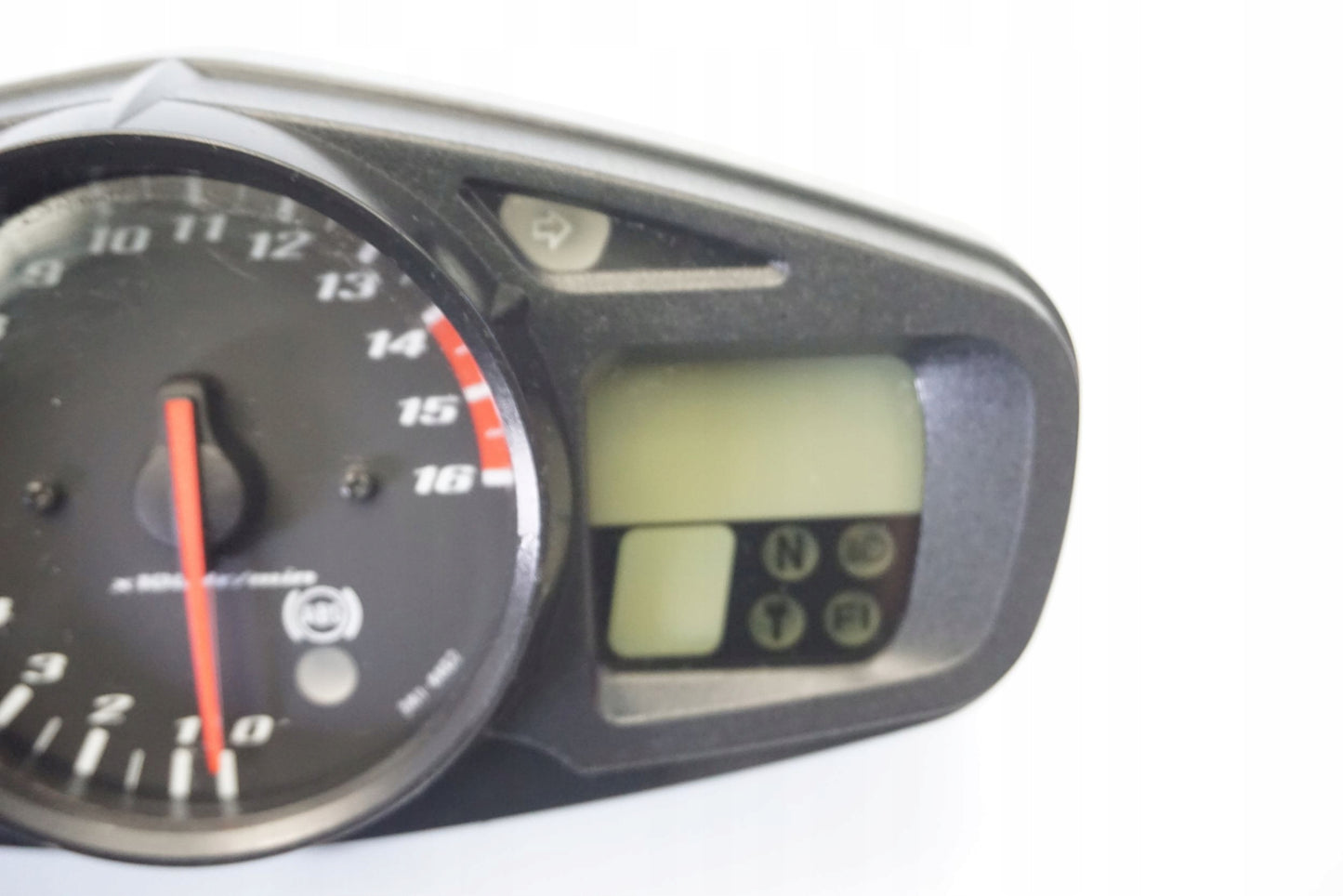 SUZUKI GSR 600 06-10 Tacho Tachometer Cockpit Speedometer 11
