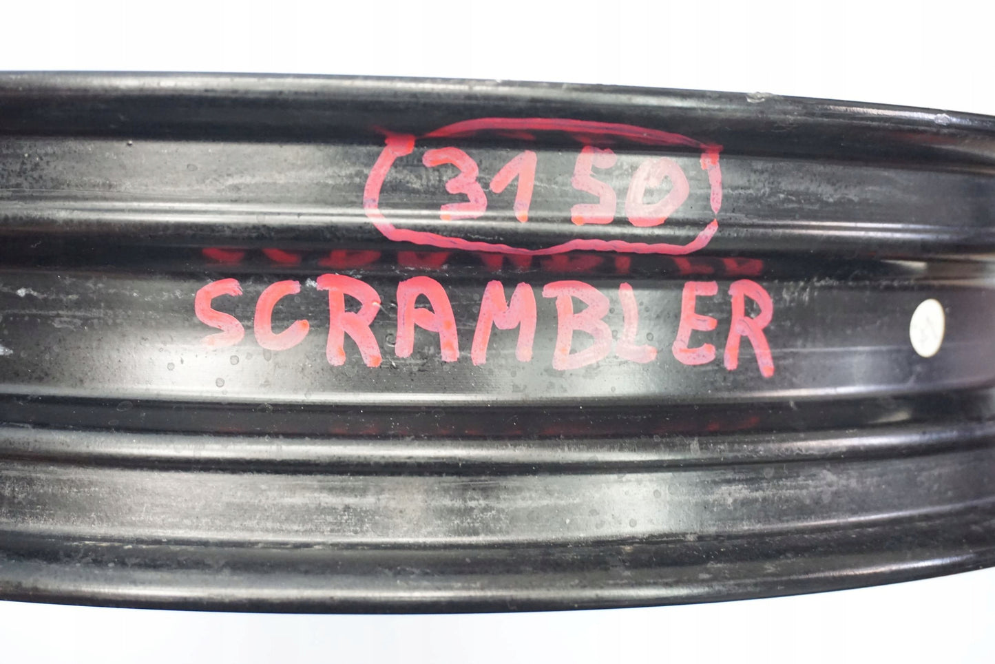 DUCATI SCRAMBLER 800 Felge vorne Wheel Vorderrad 10