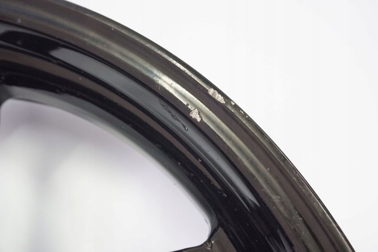 DUCATI SUPERSPORT 937 17- Felge vorne Wheel Vorderrad 13