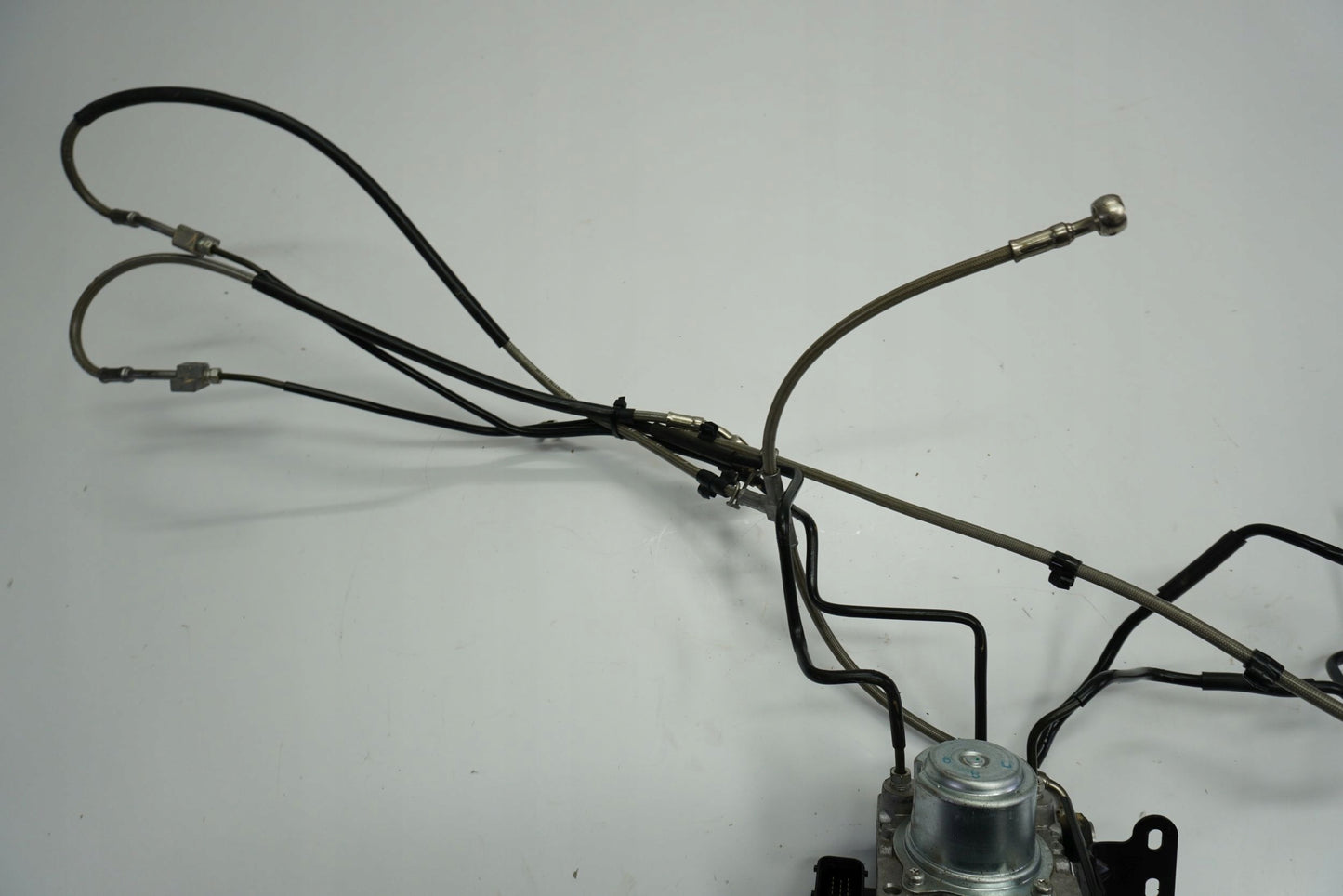 TRIUMPH TIGER 1050 06-12 ABS Pumpe Druckmodulator 3